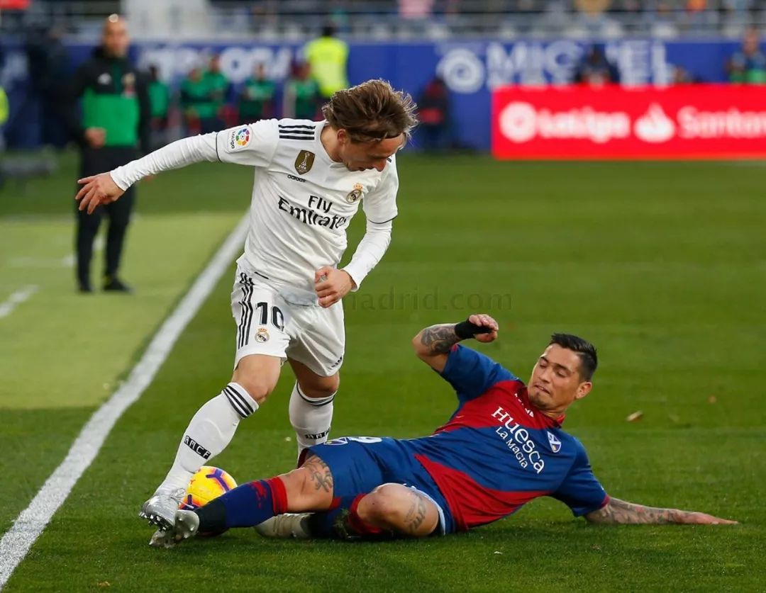 联赛收官战,韦斯卡锁定稳定表现的简单介绍 联赛收官战,韦斯卡锁定稳定表现的简单介绍