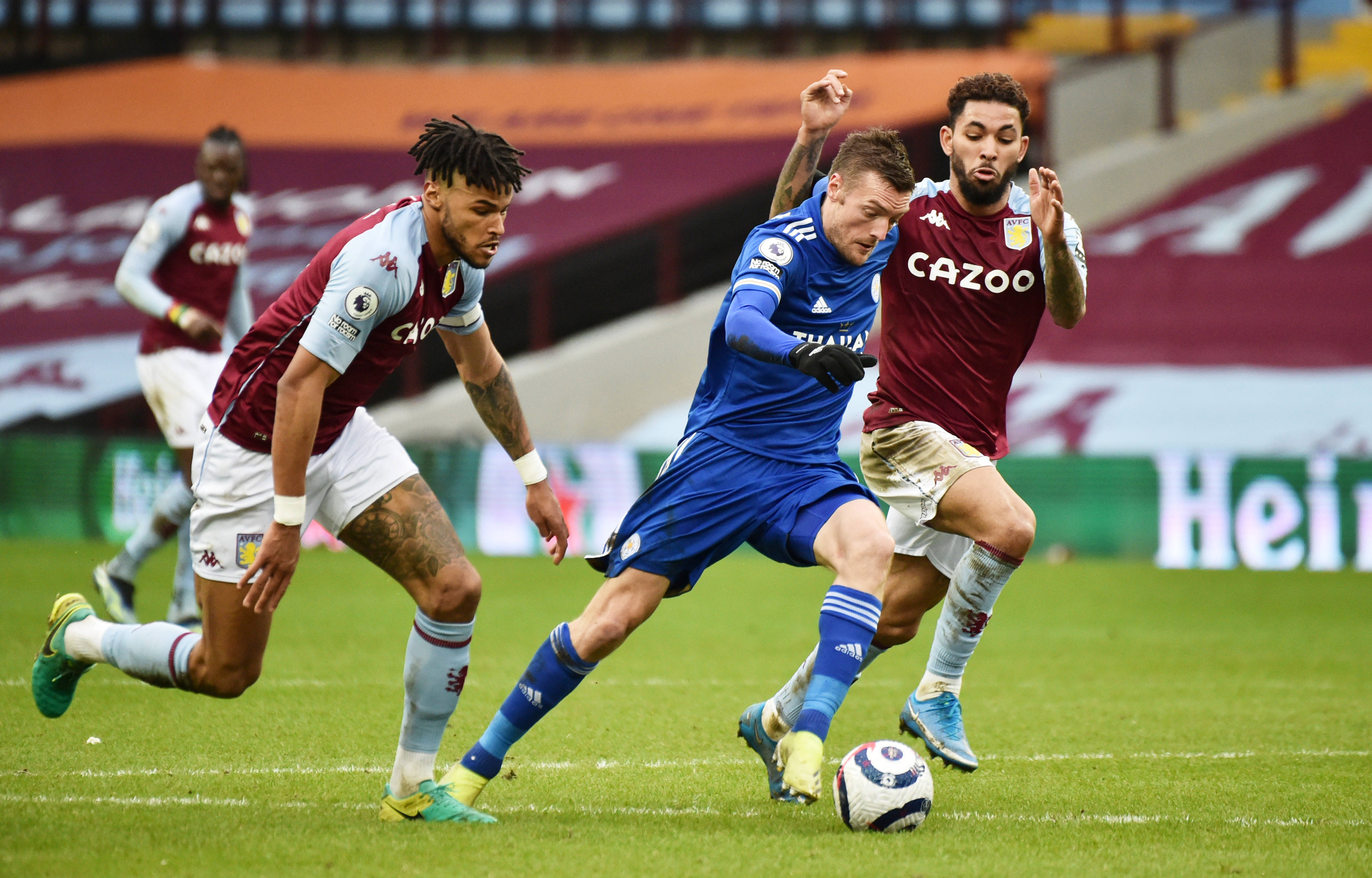 包含里尔将对阵波尔多展开激烈的角逐的词条 包含里尔将对阵波尔多展开激烈的角逐的词条