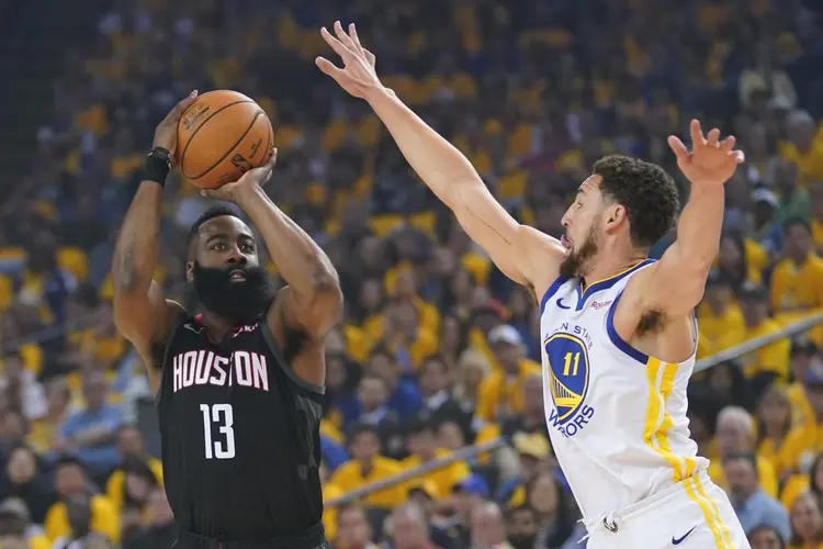 火箭客场战胜灰熊,哈登25+14 火箭客场战胜灰熊,哈登25+14