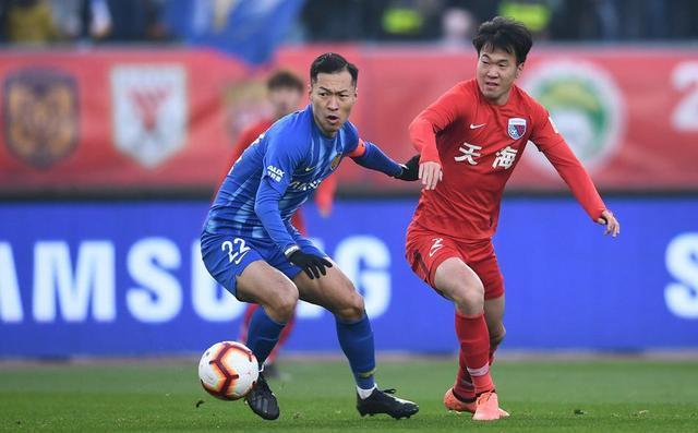 包含苏宁遭遇尴尬失利，积分榜不断滑落的词条